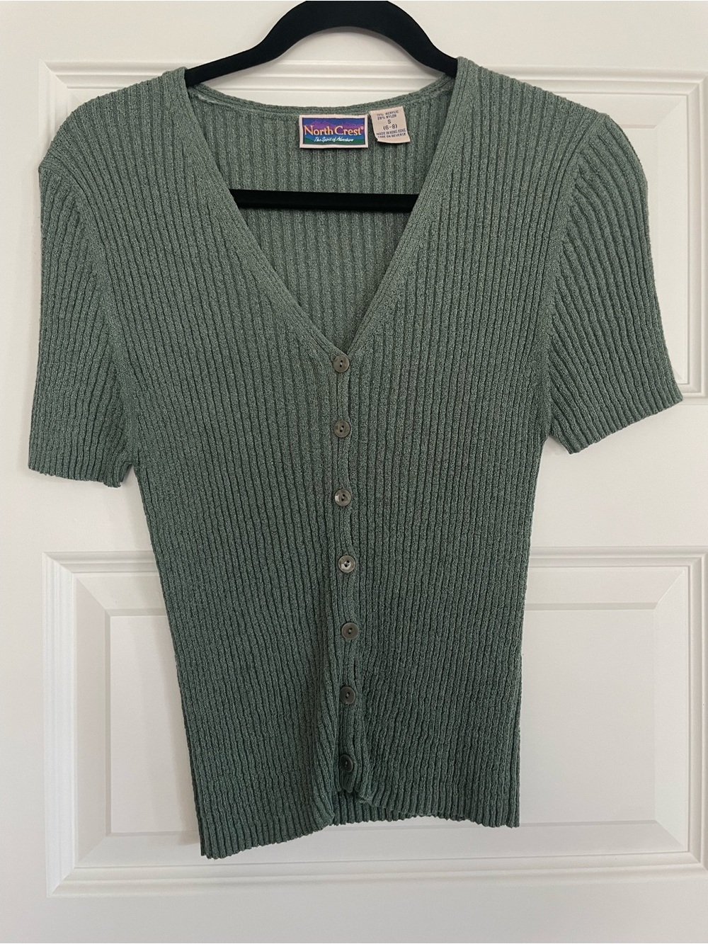 Vintage Northcrest Ribbed Button-Front V-Neck Short Sleeve Top Green